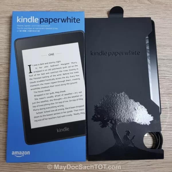 Bên trong hộp Kindle Paperwhite