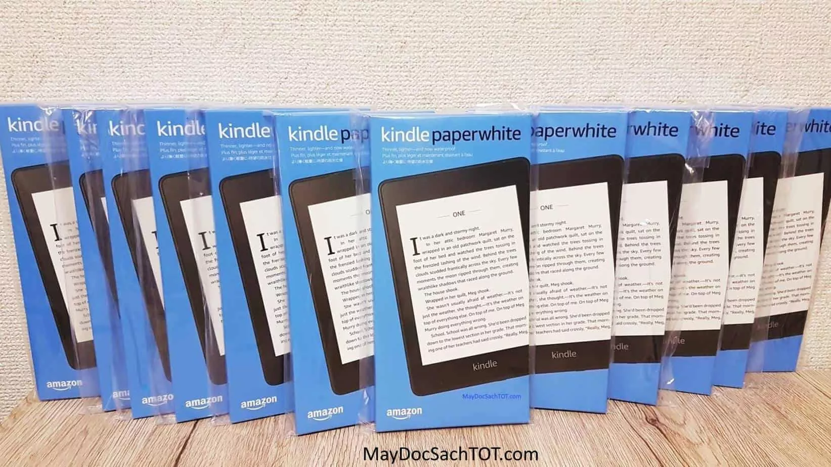 Siêu mẫu chân dài Kindle Paperwhite 4